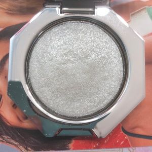 Fenty highlighter mini